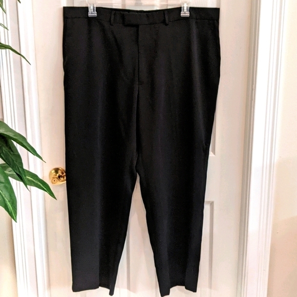 Haggar Men's Black Dress Pants Size 42x29 - Picture 1 of 7